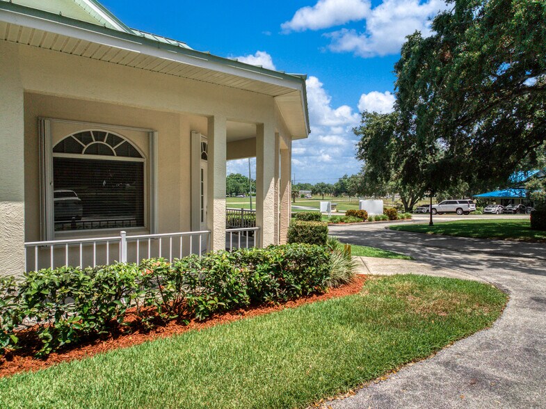 More Photos Of 405 W Interlake Blvd, Lake Placid Office For Sale