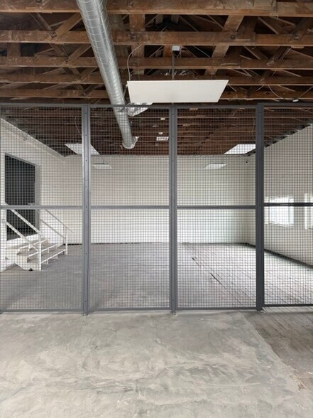 More Photos Of 8227-8229 Commercial St, La Mesa Service For Lease