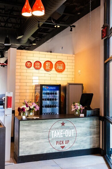 More Photos Of 6501 North Fwy, Fort Worth Restaurant For Sale