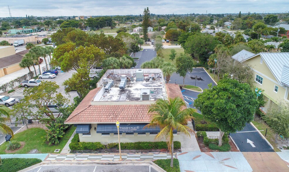 Primary Photo Of 60 NW 5th Ave, Delray Beach Restaurant For Sale
