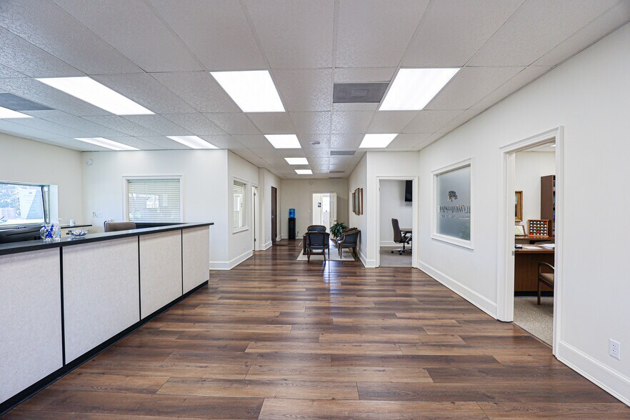 More Photos Of 630 Jefferson St, Paducah Office For Sale