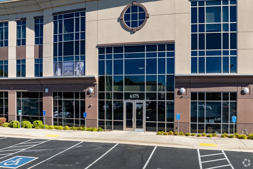 More Photos Of 6575 S Redwood Rd, Taylorsville Office For Lease