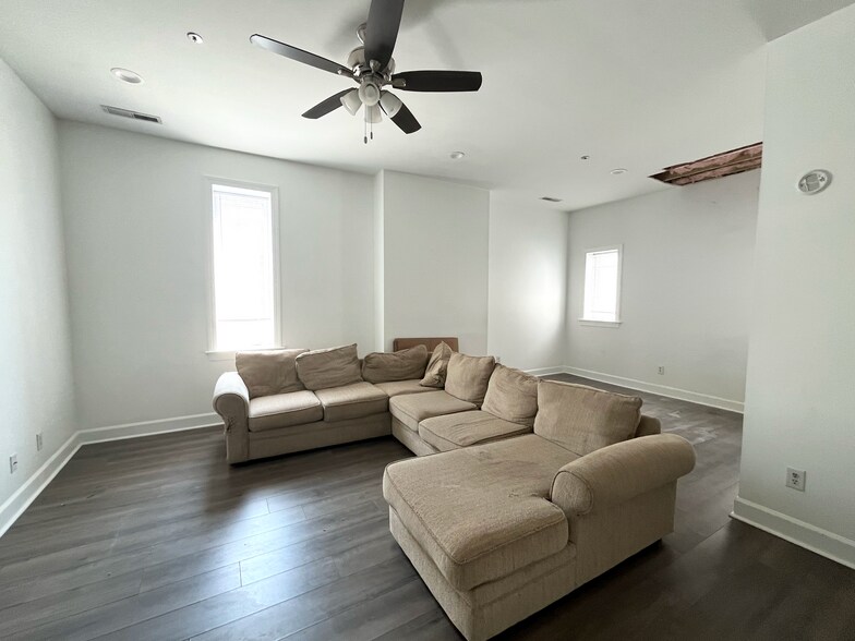 More Photos Of 289-291 King St, Charleston Apartments For Sale