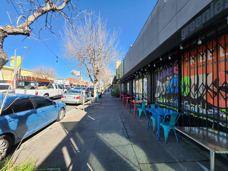 More Photos Of 1066-1070 S Fairfax Ave, Los Angeles Restaurant For Lease