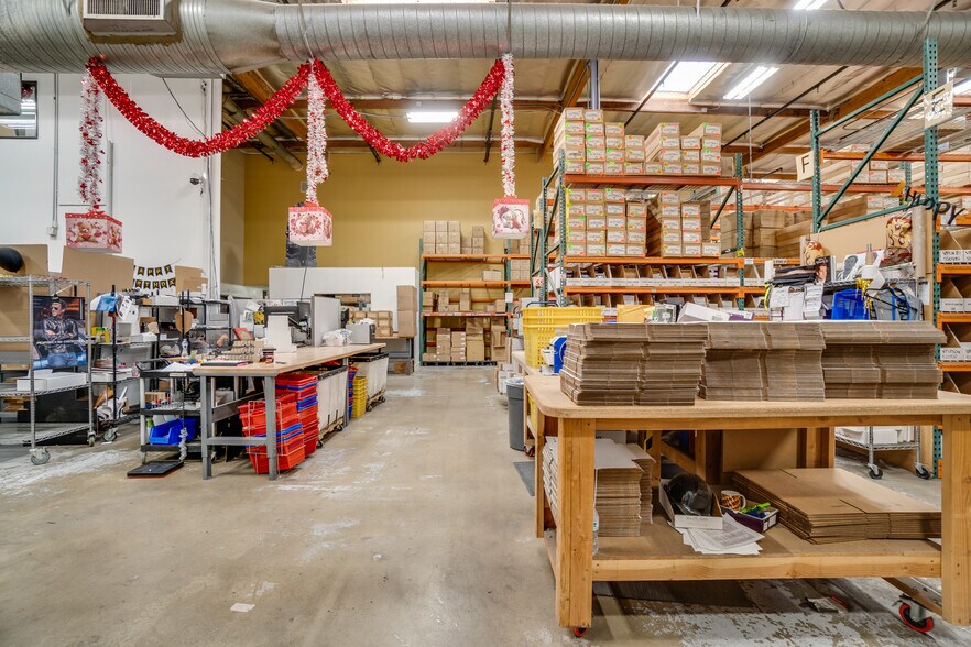 More Photos Of 10941 La Tuna Cyn, Sun Valley Warehouse For Lease