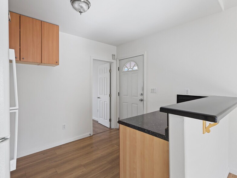 More Photos Of 1168 Justin Ave, Glendale Apartments For Sale