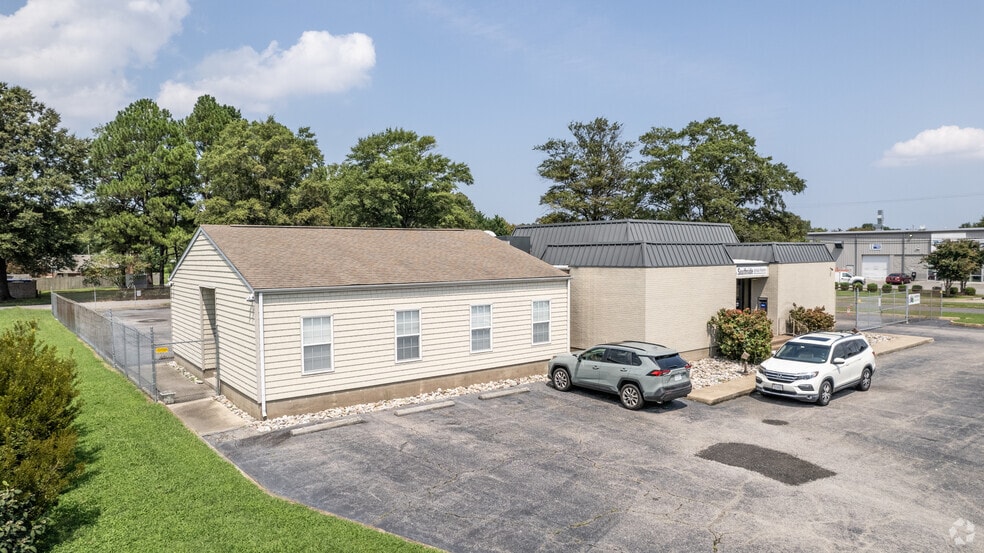 More Photos Of 3400 Airline Blvd, Portsmouth Office For Sale