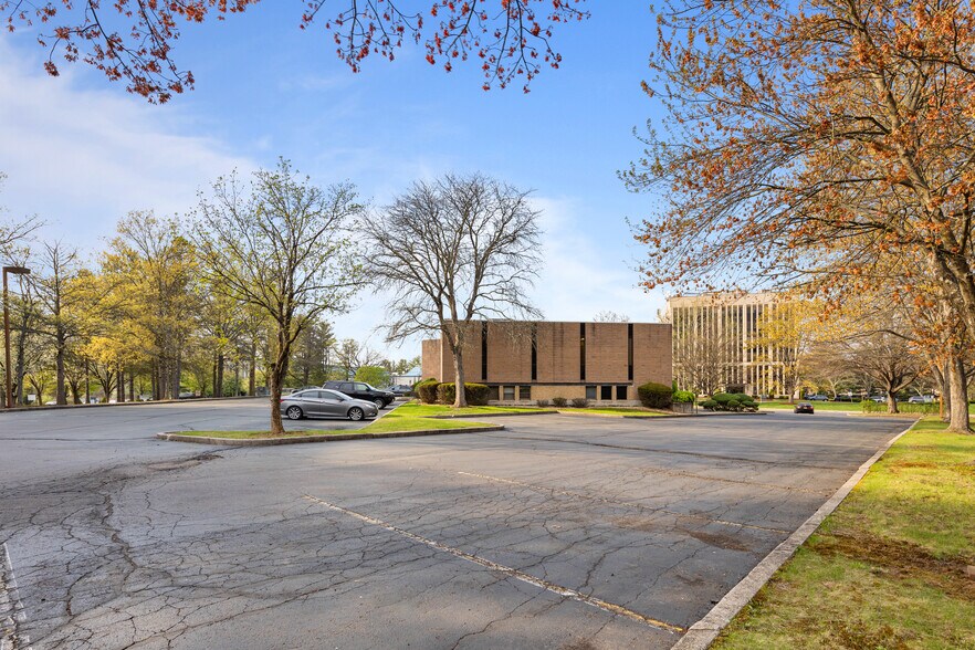 More Photos Of 19 Squadron Blvd, New City Office For Lease