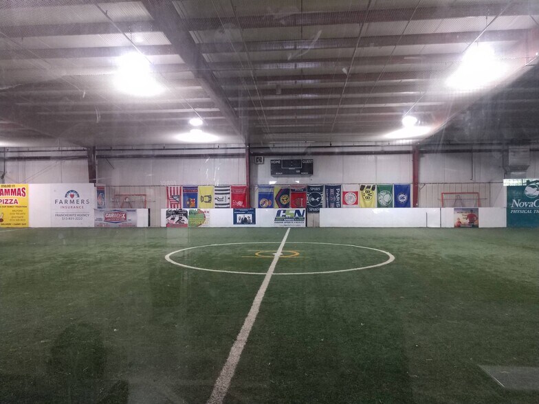 More Photos Of 5999 Meijer Dr, Milford Showroom For Lease