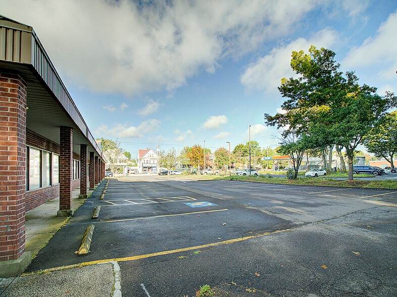 More Photos Of 1647 Whitney Ave, Hamden Bank For Lease