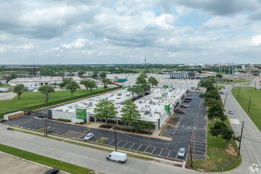 More Photos Of 1499 Regal Row, Dallas Restaurant For Lease