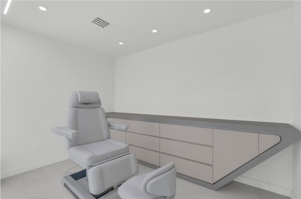 More Photos Of 909 NE 163rd St, North Miami Beach Medical For Sale