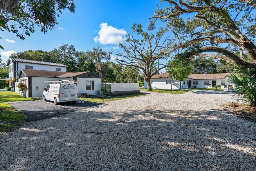 More Photos Of 3315-3331 SW 15th Ave, Fort Lauderdale Apartments For Sale