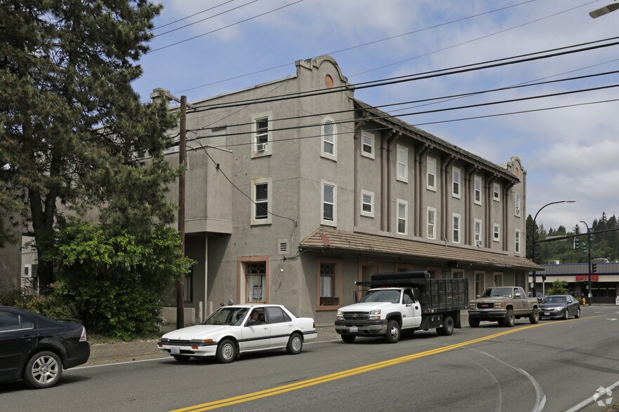 More Photos Of 101-109 W Railroad St, Shelton Apartments For Lease