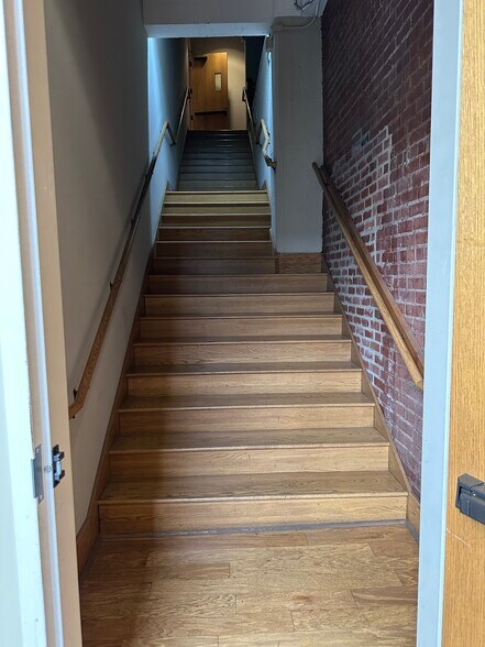 More Photos Of 407 Broad St, Chattanooga General Retail For Lease