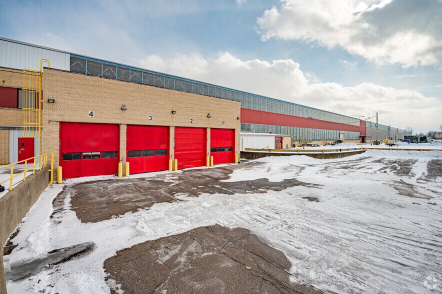 More Photos Of 1400 Lowell St, Elyria Manufacturing For Lease