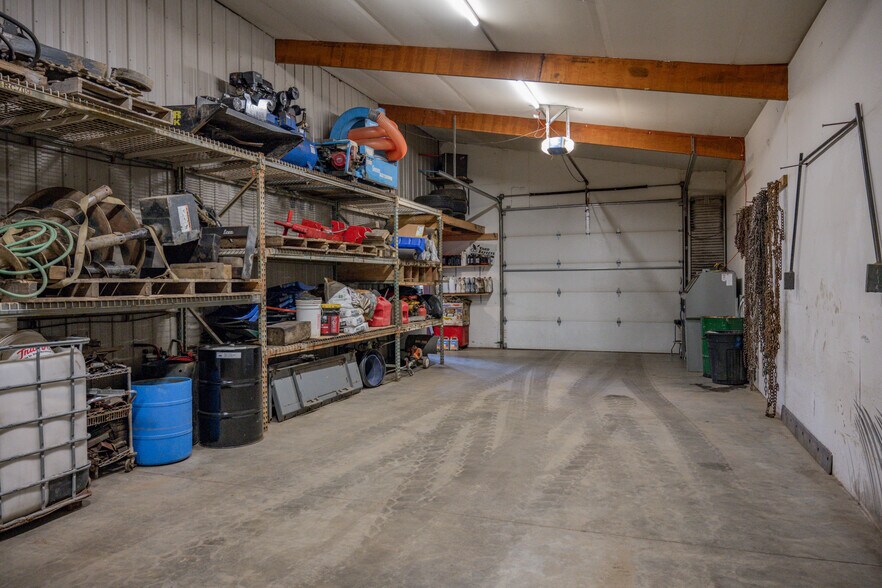 More Photos Of 1626 Academy St, Elroy Warehouse For Sale