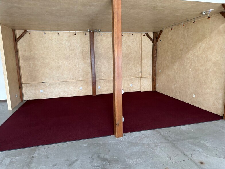 More Photos Of 2720 Taxiway Delta Ste 60, Carson City Airplane Hangar For Sale