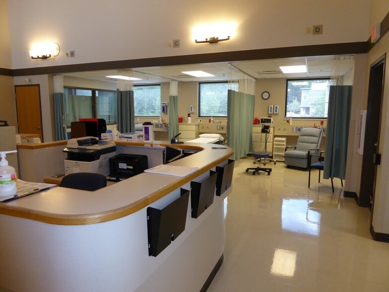 More Photos Of 1500 Continental Pl, Mount Vernon Medical For Lease