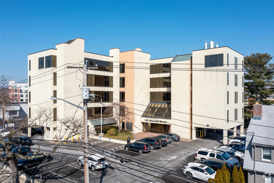 Primary Photo Of 140 Sherman St, Fairfield Medical For Lease