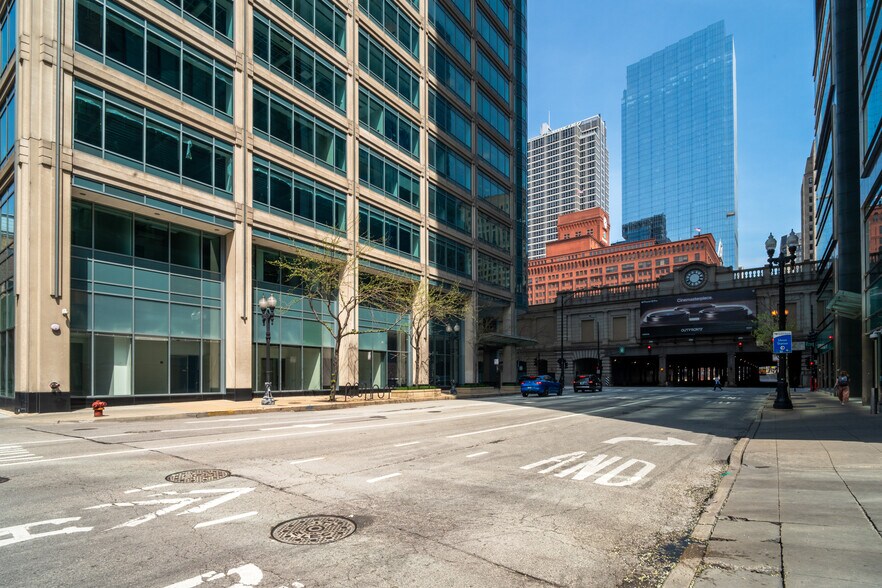 More Photos Of 550 W Washington Blvd, Chicago Office For Lease