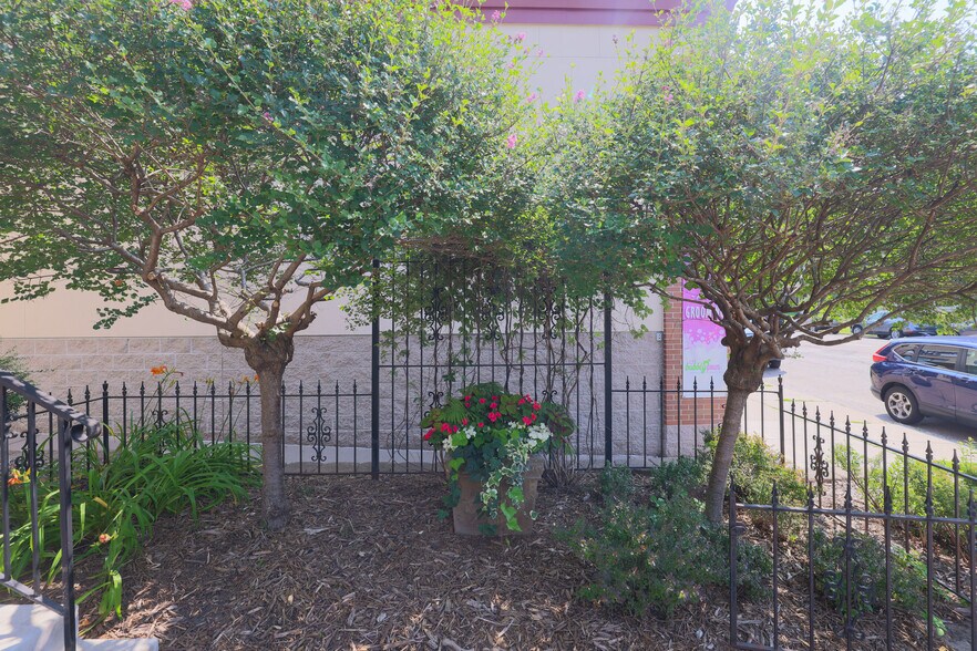 More Photos Of 951 Grand Ave, Saint Paul Office For Sale