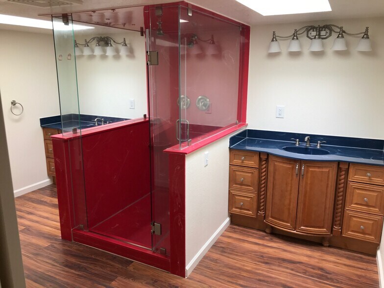 More Photos Of 5440 Tolentino Dr, Las Vegas Light Manufacturing For Lease