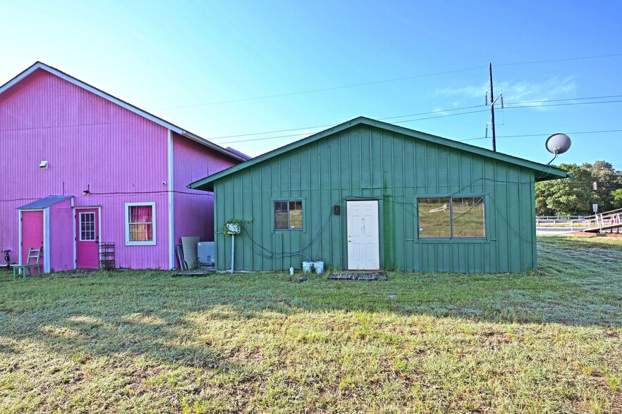 More Photos Of 1642 FM 2673, Canyon Lake Storefront Retail Office For Lease