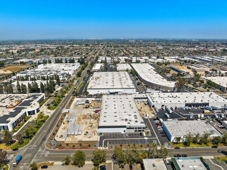 More Photos Of 11552 Monarch St, Garden Grove Warehouse For Lease