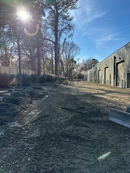 More Photos Of 6548 Ward Ave, North Charleston Light Distribution For Lease