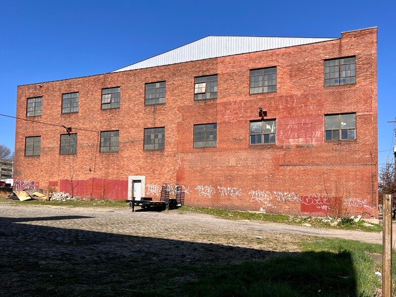 More Photos Of 6500 Hamilton Ave, Pittsburgh Light Manufacturing For Sale