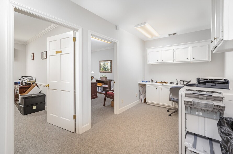 More Photos Of 4523 Park Rd, Charlotte Office For Sale