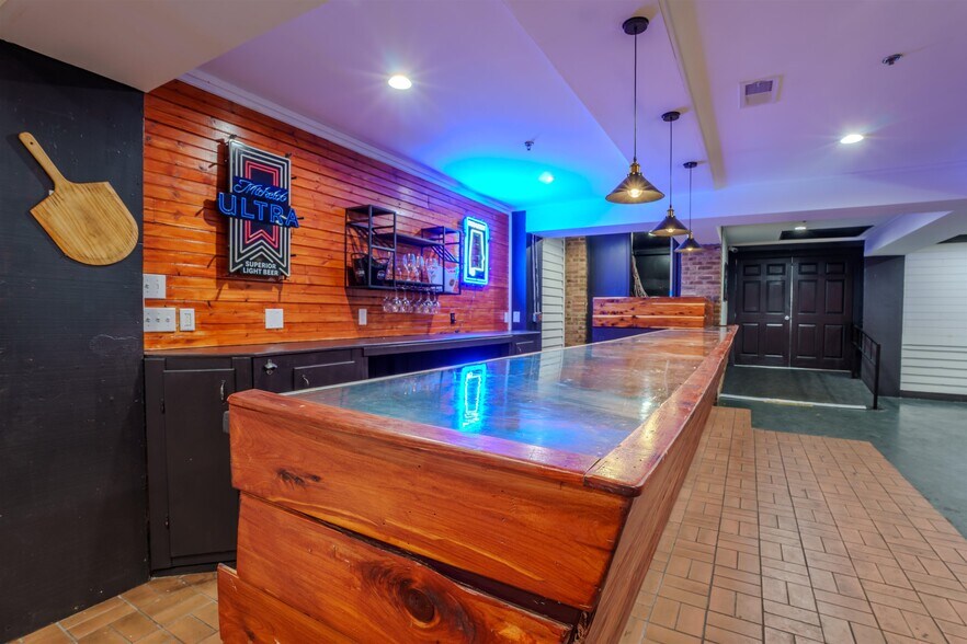 More Photos Of 4840 Hatch Blvd, Muscle Shoals Restaurant For Sale