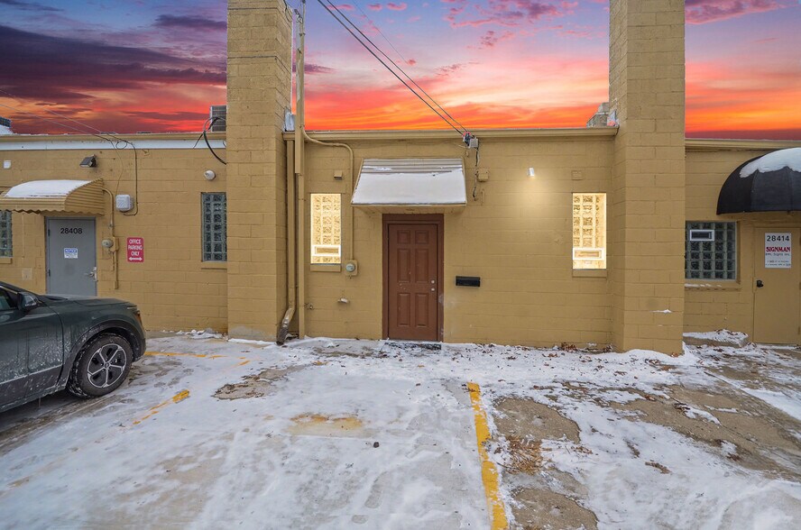 More Photos Of 28410 Harper Ave, Saint Clair Shores General Retail For Lease