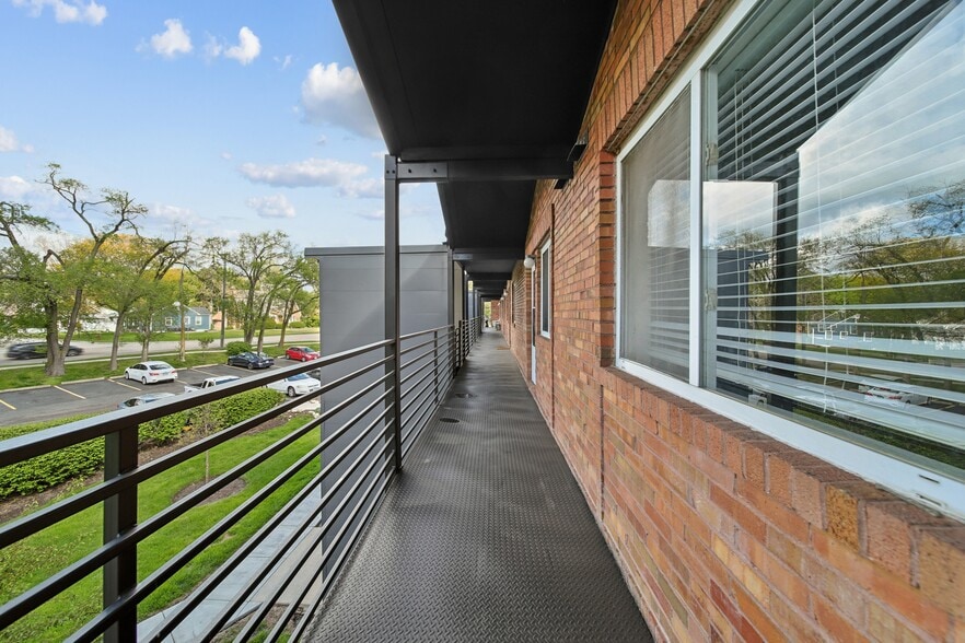 More Photos Of 211 N Lincolnway, North Aurora Apartments For Sale