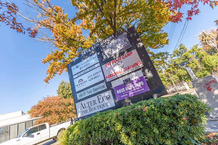 More Photos Of 2414 16th St, Sacramento Office For Sale