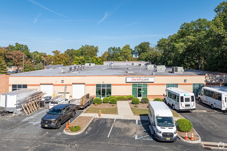 More Photos Of 1115 Globe Ave, Mountainside Light Manufacturing For Lease