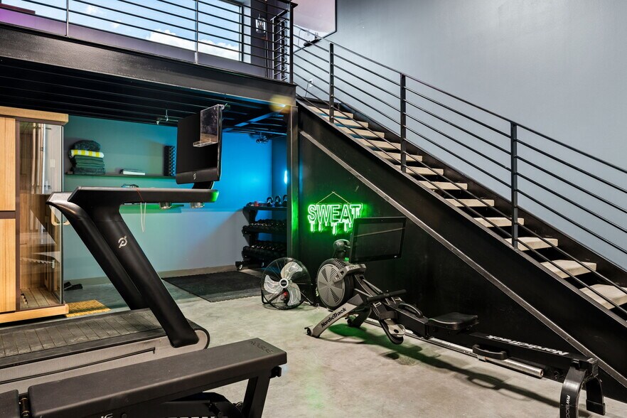 More Photos Of 4229 N FM 620 Hwy, Austin Showroom For Sale