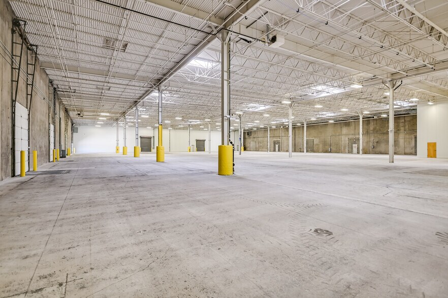 More Photos Of 10420 Metric Blvd, Austin Warehouse For Lease