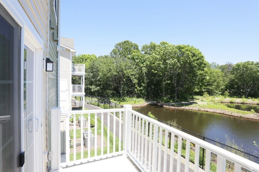 More Photos Of 700 Wincoram Way, Coram Apartments For Lease