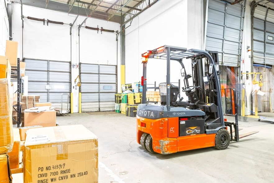 More Photos Of 35 Obrien St, Kearny Manufacturing For Lease