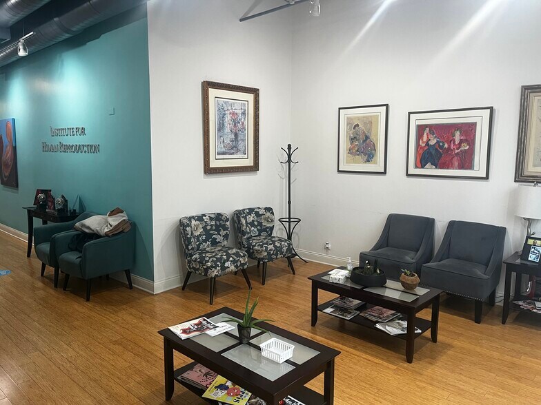 More Photos Of 409 W Huron St, Chicago Loft Creative Space For Lease