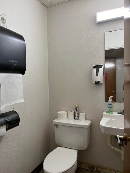 More Photos Of 302 Priest Dr, Killeen Office For Lease