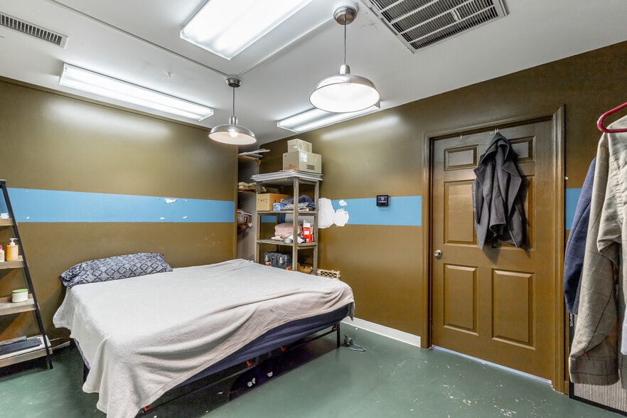 More Photos Of 15781 Rankin Ave, Dunlap Freestanding For Sale