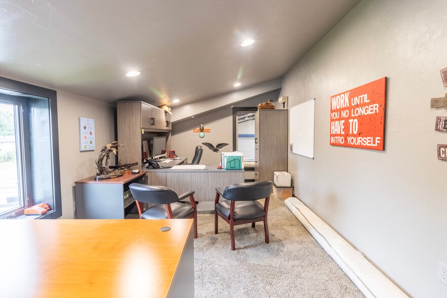 More Photos Of 2320 Beverly Hills St, Norman Warehouse For Sale