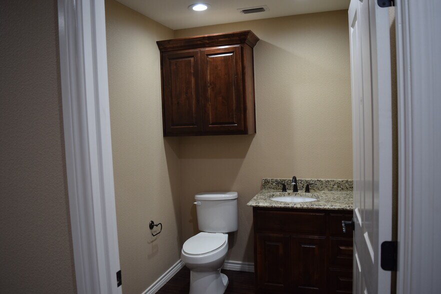 More Photos Of 9701 FM 307, Midland Flex For Sale