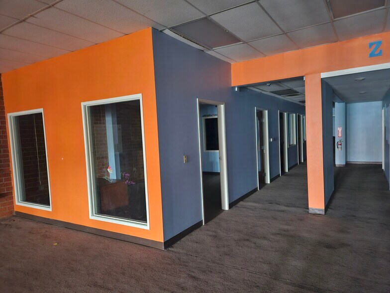More Photos Of 1471-1651 W Whittier Blvd, La Habra Unknown For Lease