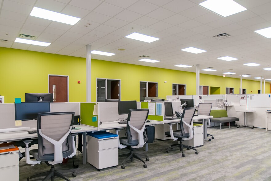 More Photos Of 15755 N Pointe Blvd, Noblesville Medical For Sale