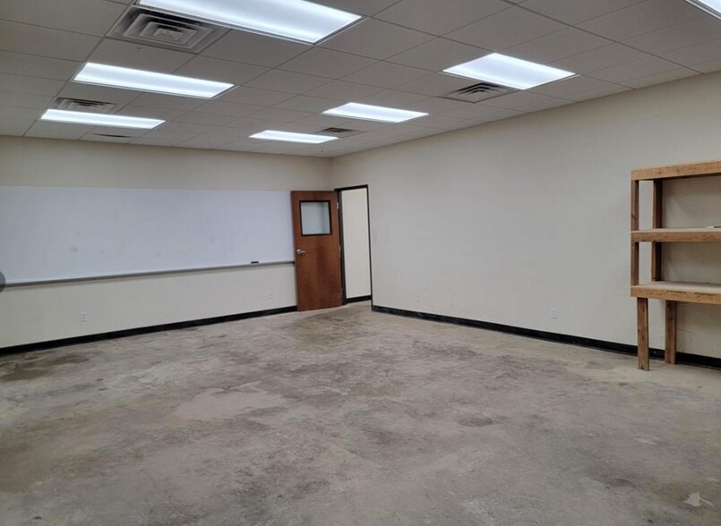 More Photos Of 221-E Avenue C, Milano Industrial For Lease