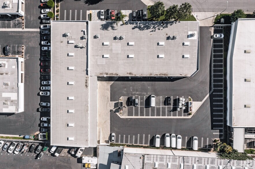 More Photos Of 499 Nibus, Brea Warehouse For Lease